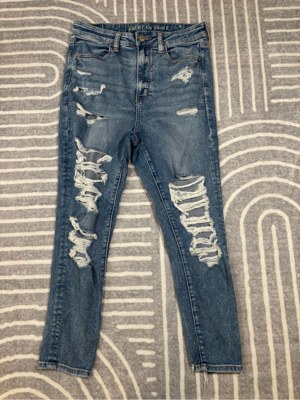 American Eagle Jeans, Highest Rise Jegging, Ripped Thrashed, Sz 10 X-Short 29x24 - Picture 12 of 12